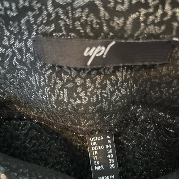 Black Ankle Cropped Pants with Slim Fit and Wide Waistband - Picture 3 of 5